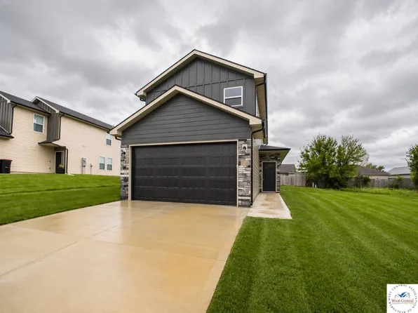 708 Mahogany Ct, Warrensburg, MO 64093