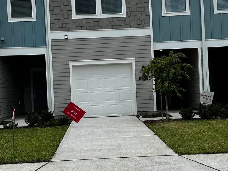 1677 Pacifico Way — Photo 2