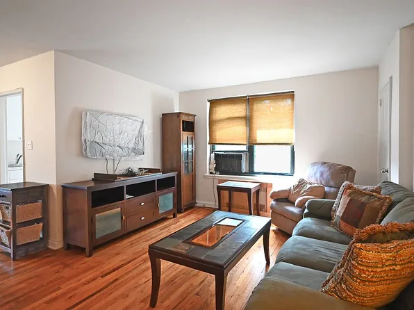 3635 171st St #26, Flushing, NY 11358