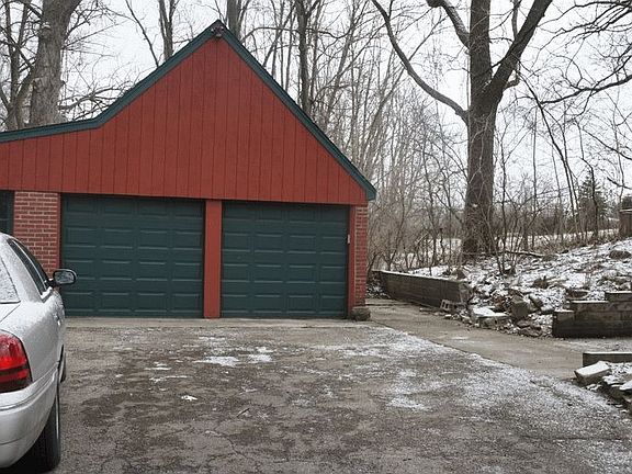 2nd image of 2005 S Lick Creek Dr