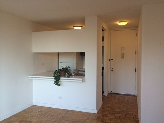 5th image of 500 W 43rd St APT 8B
