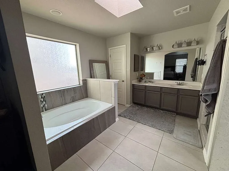 14467 Eastbrook Dr — Photo 21