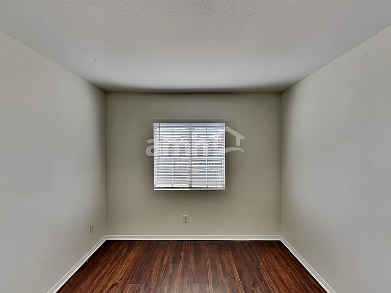 8100 Kentshire Dr — Photo 15