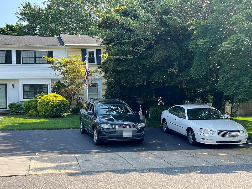1st image of 17 Hampton Ct