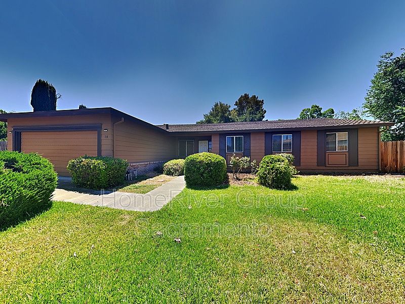 1st image of 10 Topsail Ct