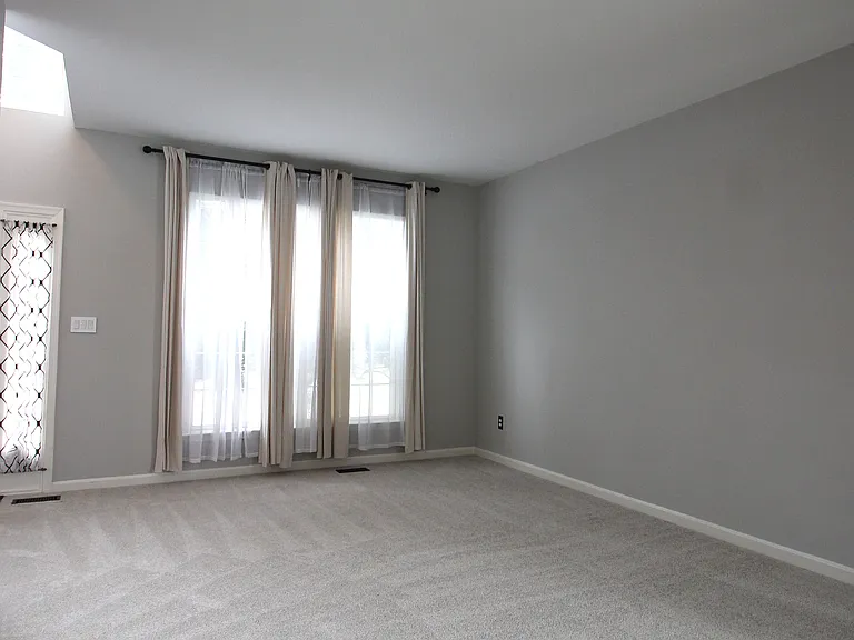 14015 Wood Rock Way — Photo 32
