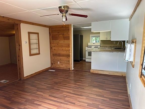 4th image of 203 Schneider St