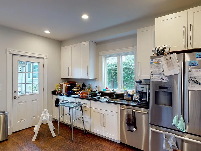 193 Lexington Ave — Photo 2