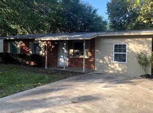 1410 Swiss St, Arlington, TX 76010