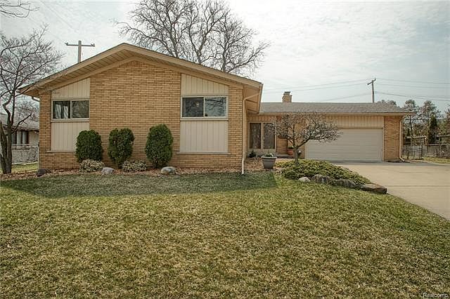 1st image of 615 Cumberland Dr