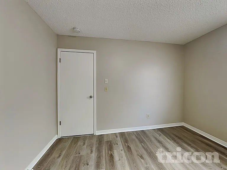670 Roger Sherman St — Photo 14