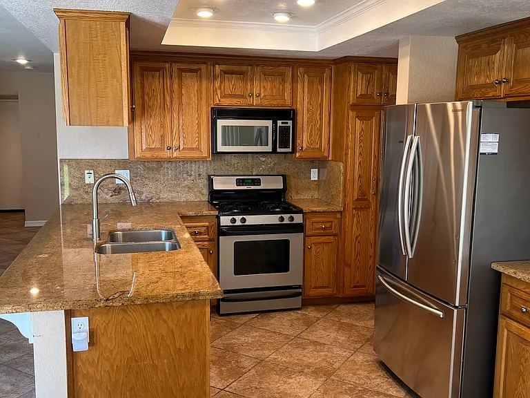 Kitchen W/ Stainless Steel Appliances