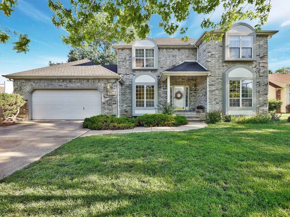 5214 E Pembrook Cir, Wichita, KS 67220