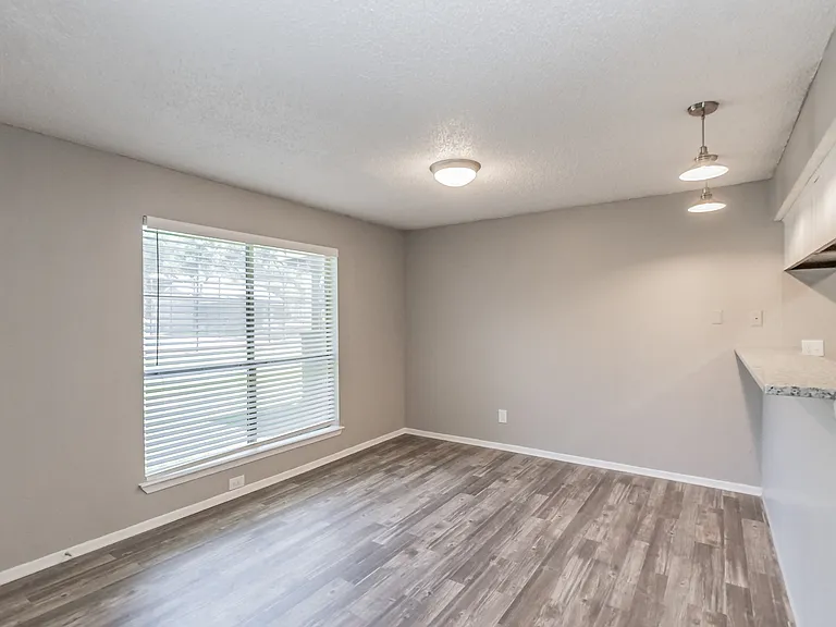 Station 121 at Town Center Apartments — Photo 76