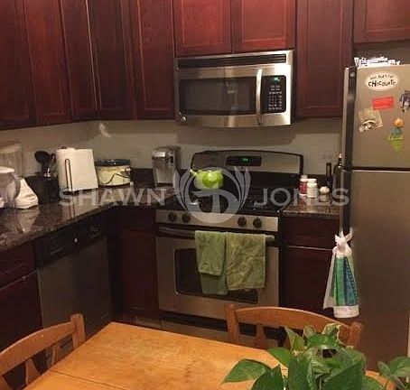 2nd image of 683 1/2 W Wrightwood Ave APT 2S