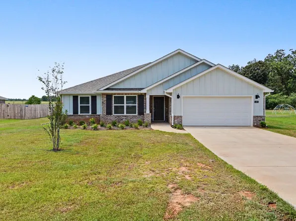 107 S Mill St, Lucedale, MS 39452