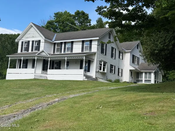 818 Middle Road, Granville, NY 12832