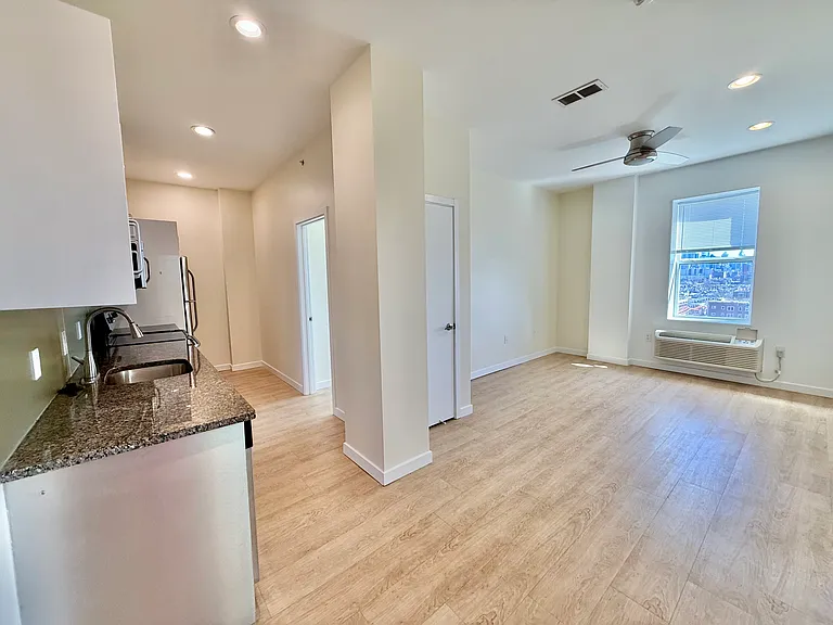 249 S 49th St #8O6 — Photo 4