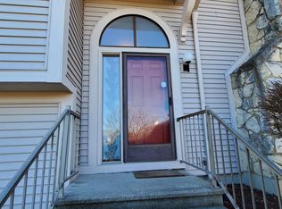 2356 Fieldstone Cir, Fairborn, OH 45324