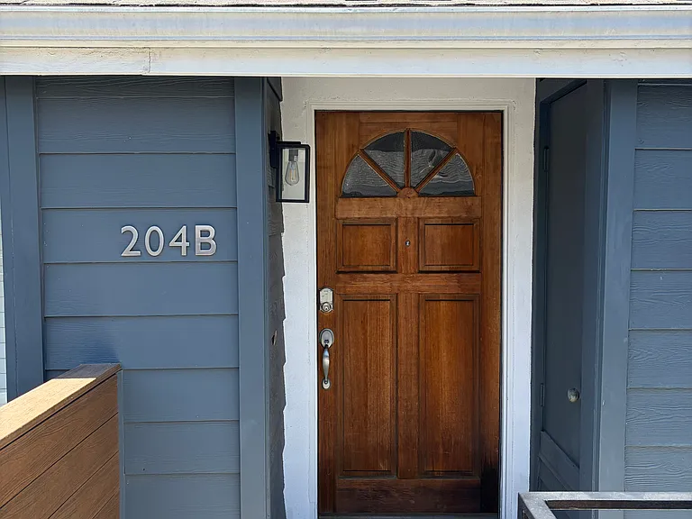 345 Avocado St #204B — Photo 1