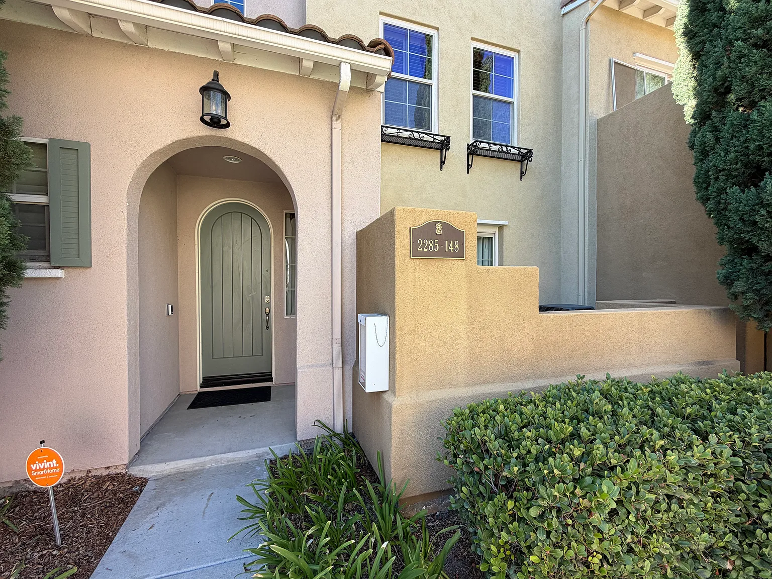 2285 Huntington Point Rd — Photo 2