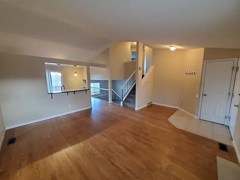 3 bed, 1368 sqft, $2,250 — Photo 3