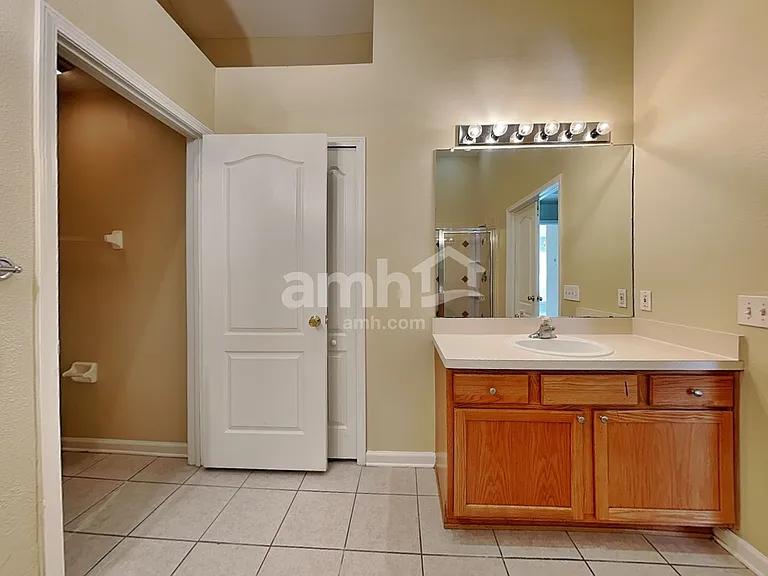 11555 Misty Isle Ln — Photo 14