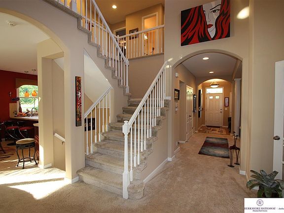 3rd image of 536 S 185th St