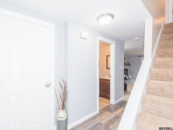 3rd image of 19B Woodcliffe Dr