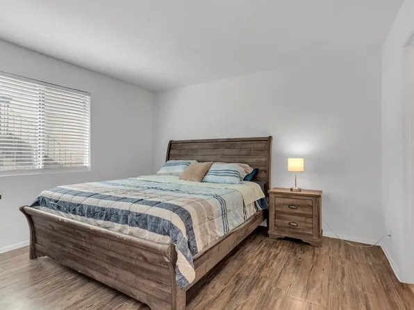 7431 Holly Hill Dr APT 215, Dallas, TX 75231