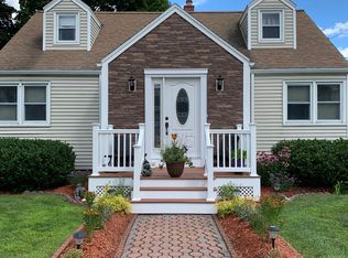 4 Griffin Rd, Peabody, MA 01960