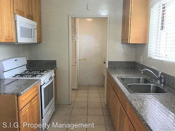 2nd image of 680 W Glenoaks Blvd