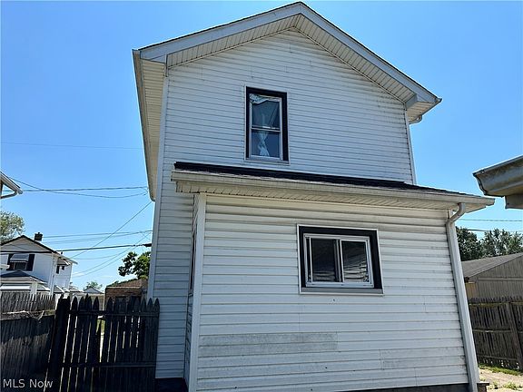 4th image of 442 Elberen St