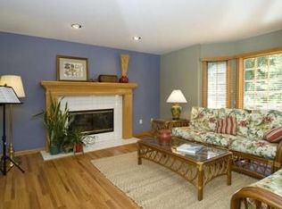 1872 Snowberry Ridge Rd, Ann Arbor, MI 48103