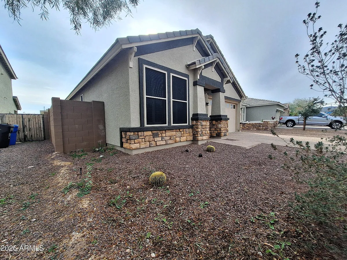 Building Photo - 18541 W Mescal St