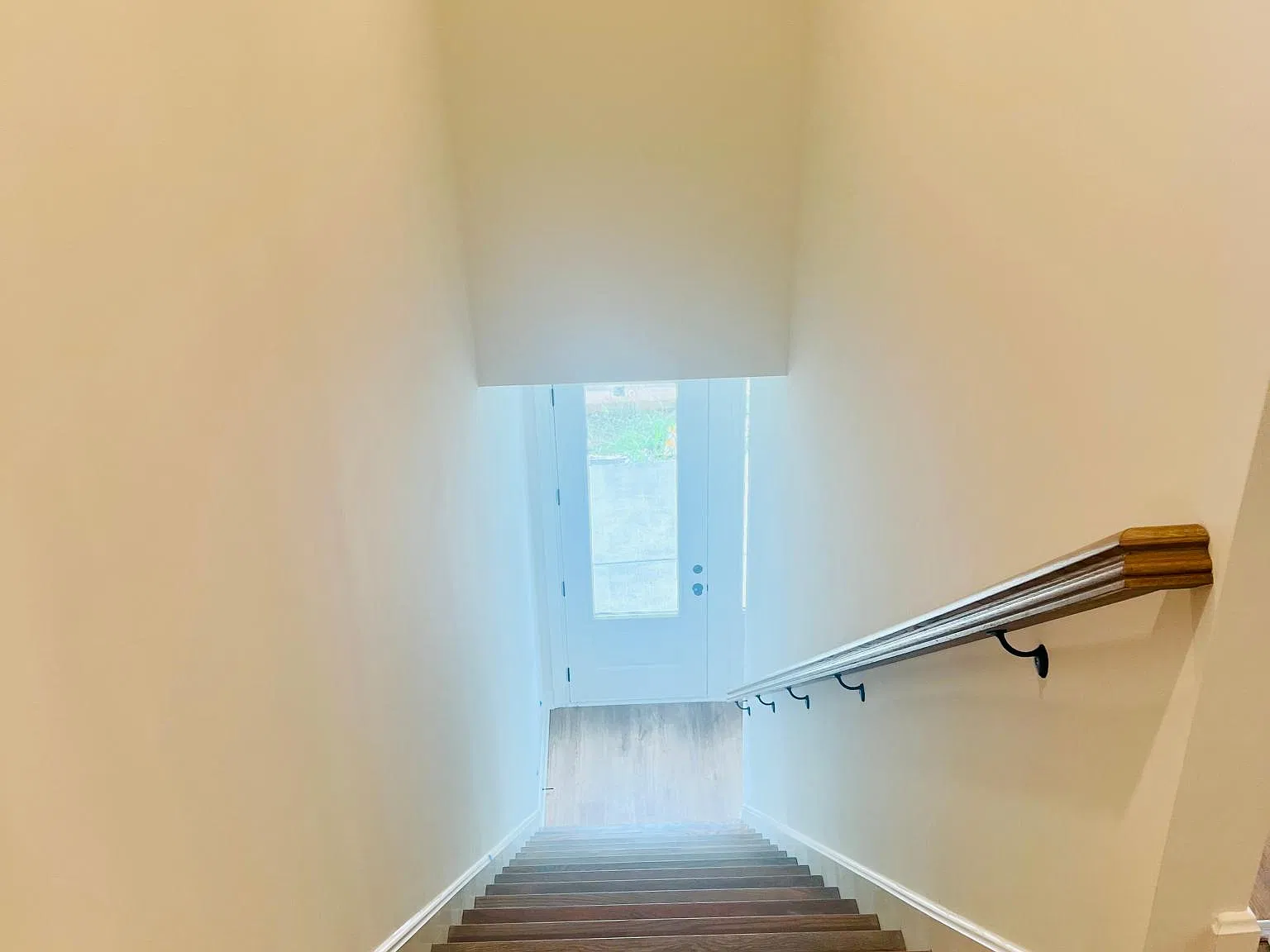 6312 Meeting St — Photo 2