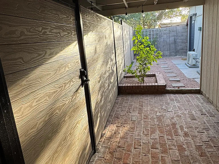 48 S Catalina St — Photo 20
