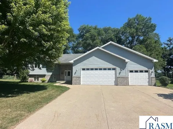 1521 Williams Ct, Saint Peter, MN 56082