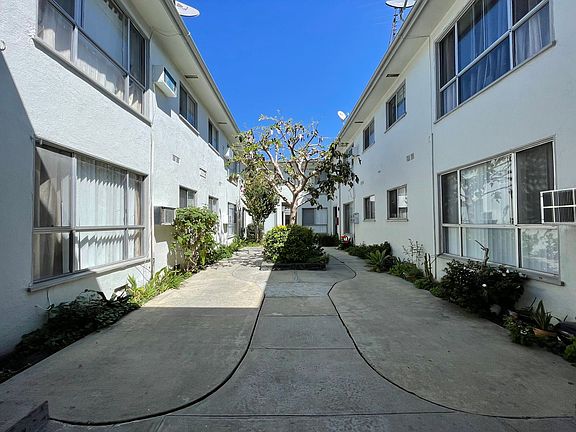 4th image of 5757 La Mirada Ave #11