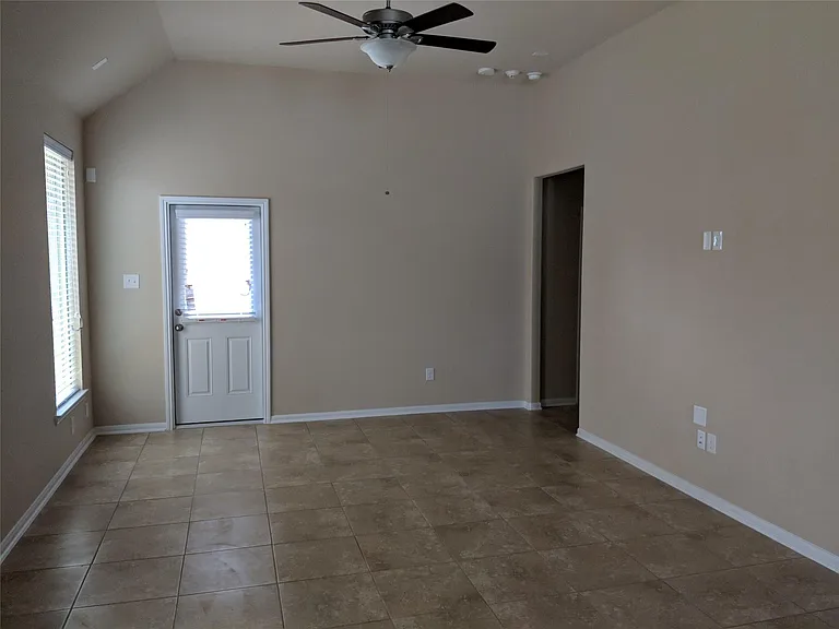 5211 Ivory Glass Dr — Photo 8