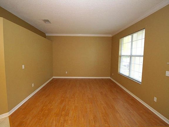4th image of 1213 Selbydon Way
