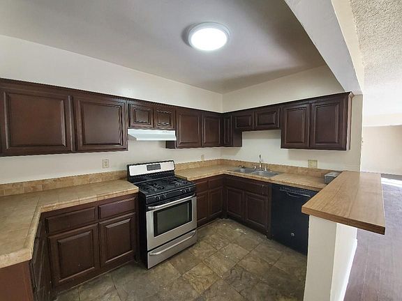 5th image of 12852 Woodbridge St