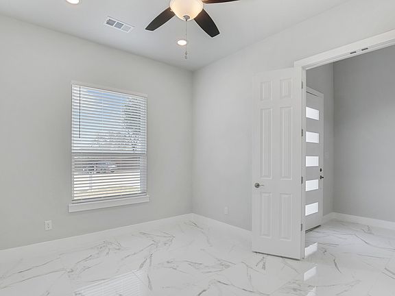 5th image of 2217 S Peachtree Ct