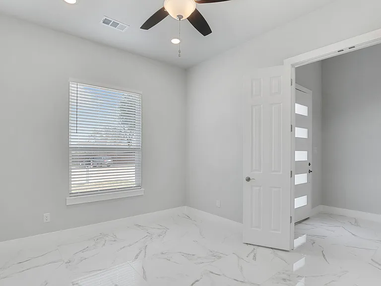 2217 S Peachtree Ct — Photo 5