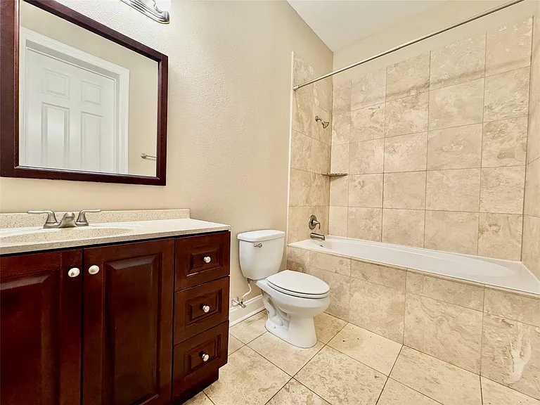 314 W Bell St #201 — Photo 20