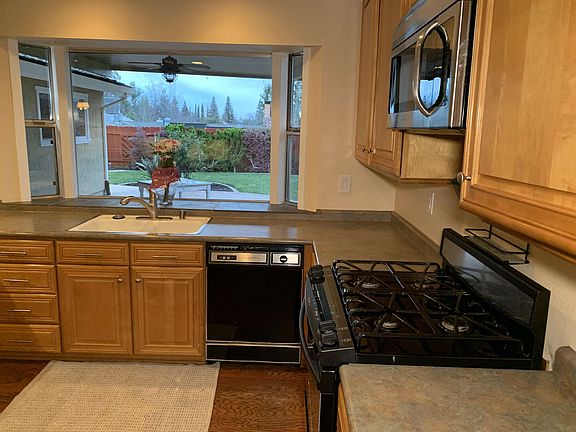 5th image of 7833 Sungarden Dr