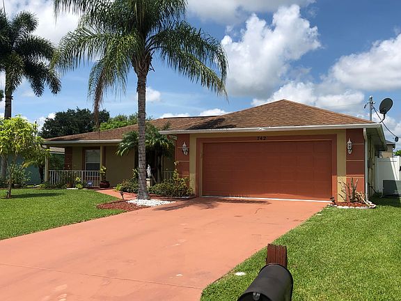 Home For Sale In Port Saint Lucie
