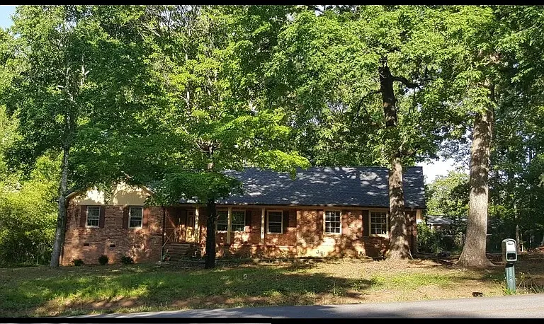 821 White Oak Hill Dr — Photo 1