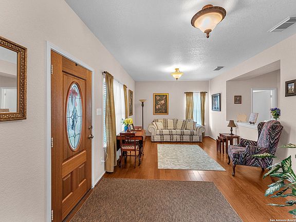5th image of 802 QUITMAN OAK