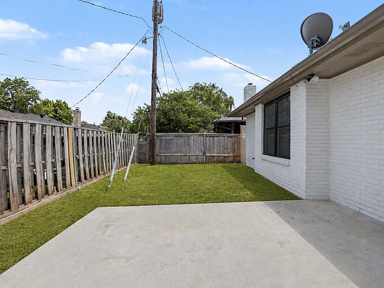 5900 N Ross Ave #2 — Photo 26